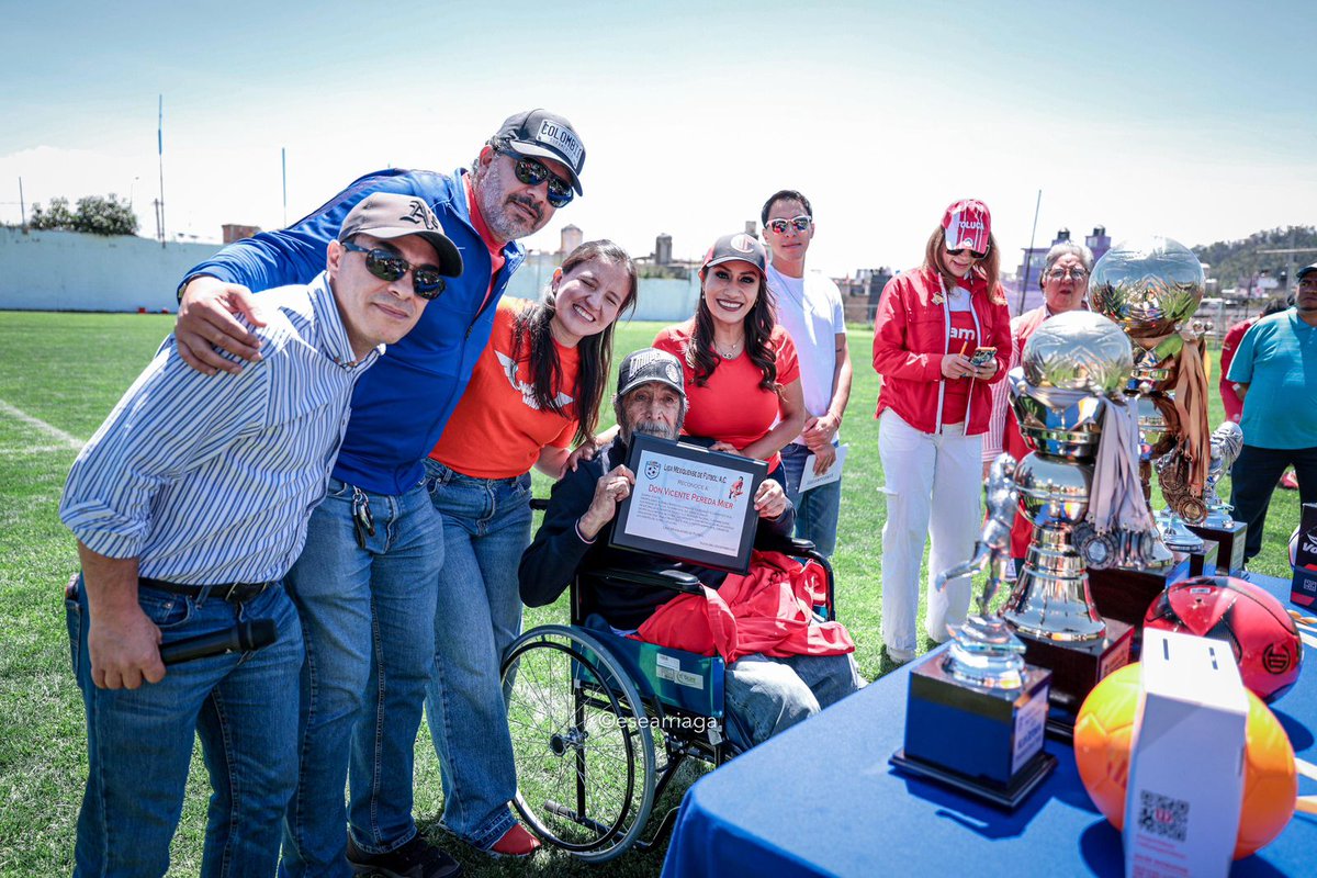 ⚽️🏆🥇 La <a href="/LigaMexiquense/">Liga Mexiquense de Futbol A.C.</a> rindió homenaje a Don Vicente Pereda “El Diablo Mayor”, quien entregó los trofeos en la final del torneo que llevó su nombre.

El equipo de Papitos FC se coronó campeón al lograr una victoria de 5 goles a 3 ante el Tecnológico de Toluca.

En el evento,