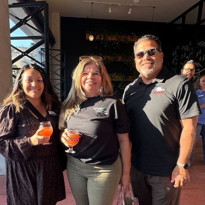 VCLeadership's tweet photo. Over the past month, we hosted three mixers throughout the county, welcoming in the members of our incoming Cohort XXXI.  Thank you to Ventura Coast Brewing Co for hosting us!
@DowntownVentura 
#Ventura #Beer #CoastalLiving #California #VCLAAlumni #NetworkingForGood https://t.co/CPDNu9mZgx