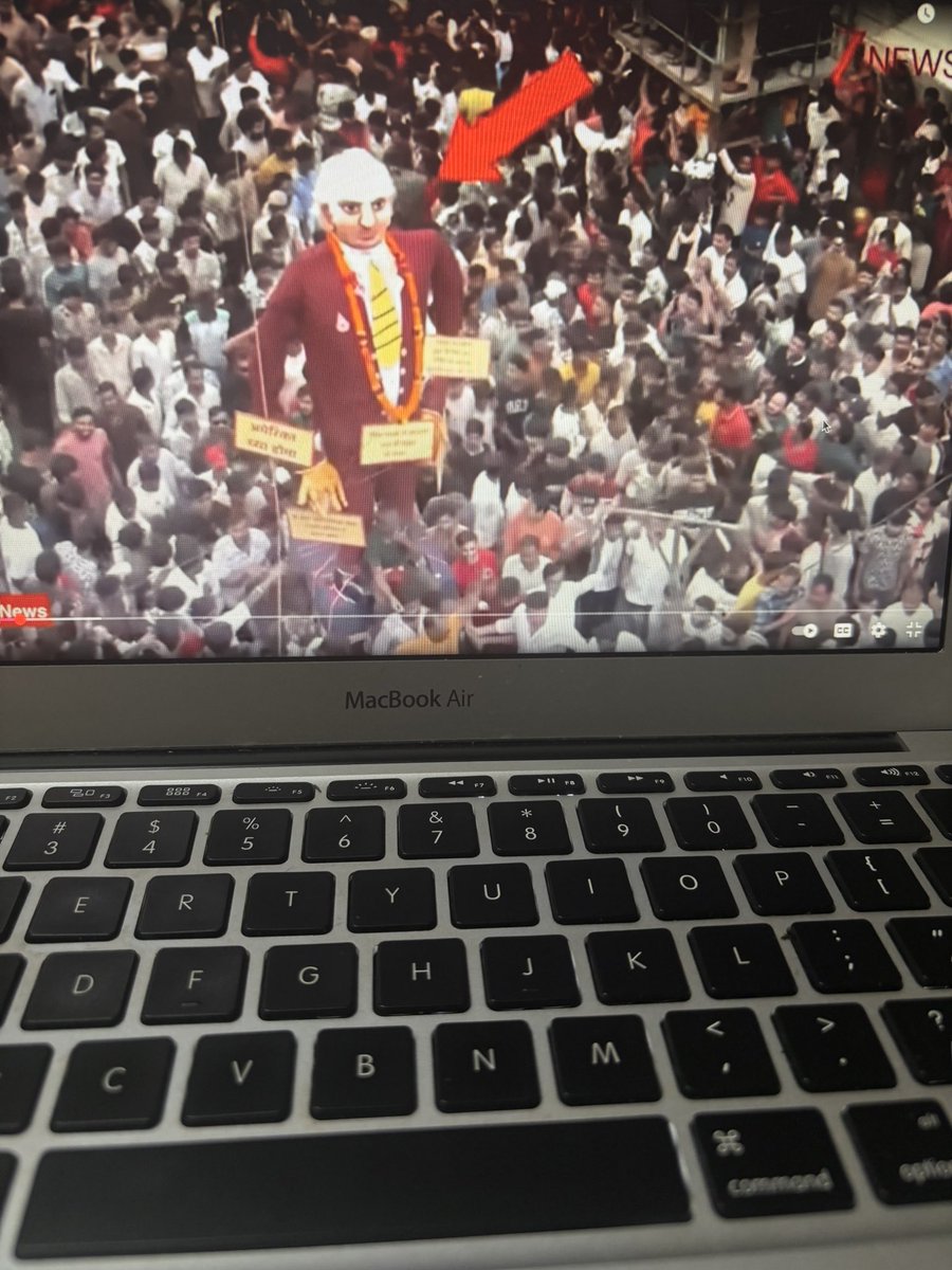 anujmaholia's tweet image. एक समय था ट्रंप की भारत में पूजा हो रही थी…
आज वही ट्रंप का पुतला निकल रहा है।
#Trump #Politics #TimeChanges #RealityCheck #India