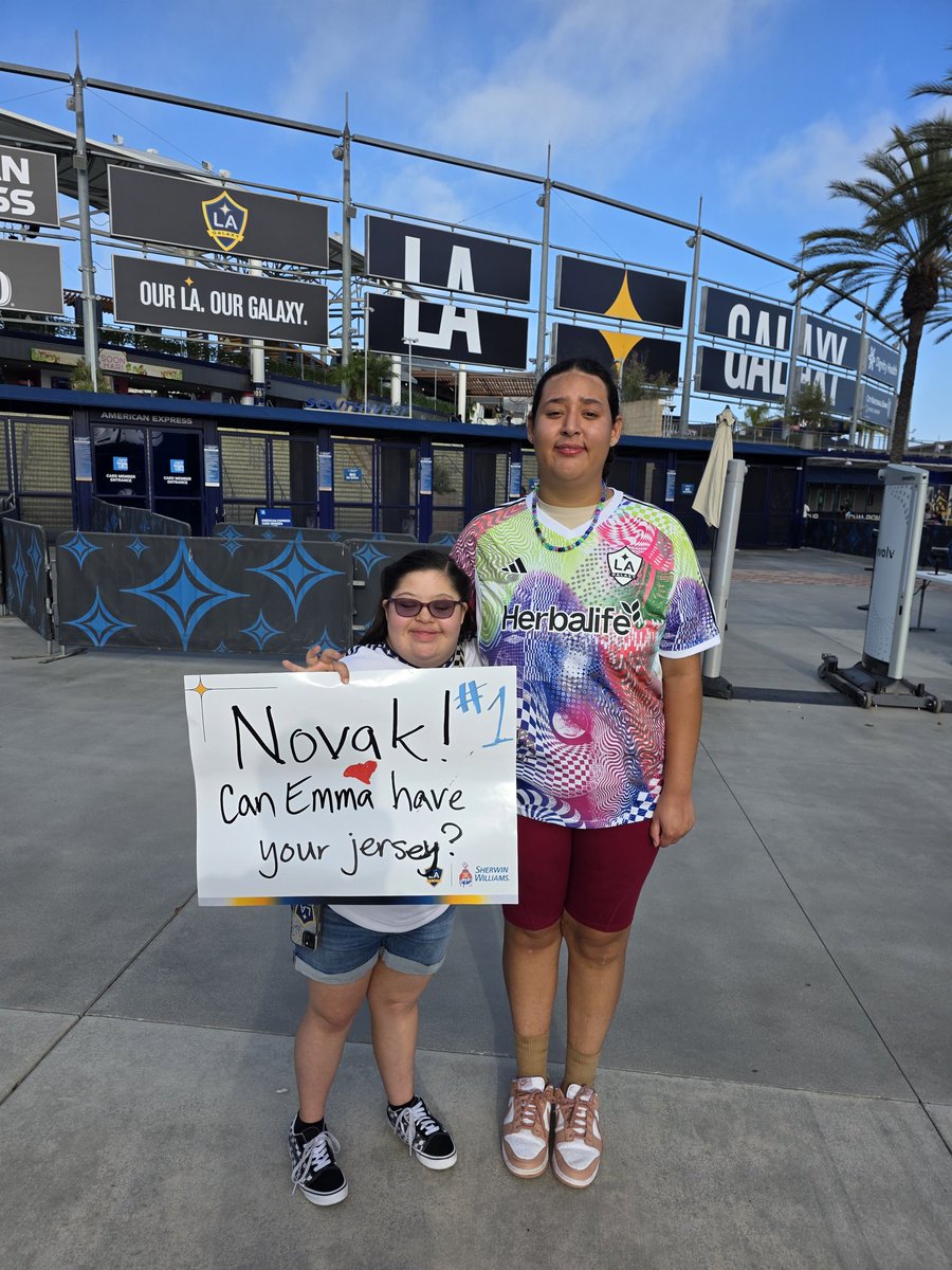 Let's go <a href="/LAGalaxy/">LA Galaxy</a> ! Emma and Julia are ready to have a great time in <a href="/LARiotSquad/">LA Riot Squad</a> ! Shout out to Novak! And hi <a href="/JoveljicDejan/">Dejan Joveljić</a> ! Hope you beat Vancouver! #LAGvFCC #EmmaTurning20