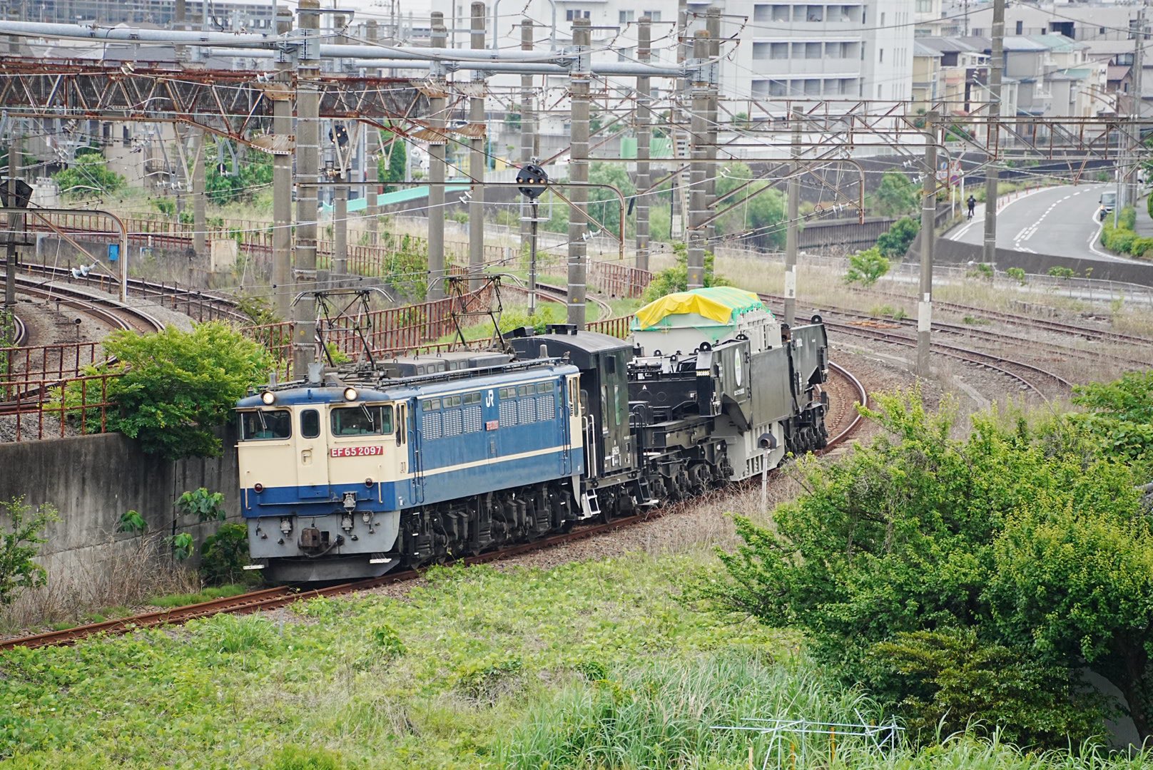 20号 矢屏風 花梨塗 古典柄『交叉 （こうさ）』製作風景 - 日本最古の京都和傘屋 辻倉