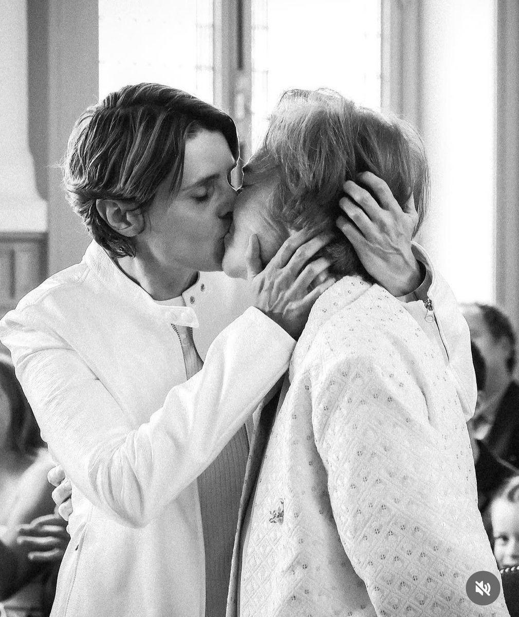 Félicitations à Caroline Fourest et Fiammetta Venner pour leur mariage ! 

Vous êtes absolument magnifiques, mesdames 😍