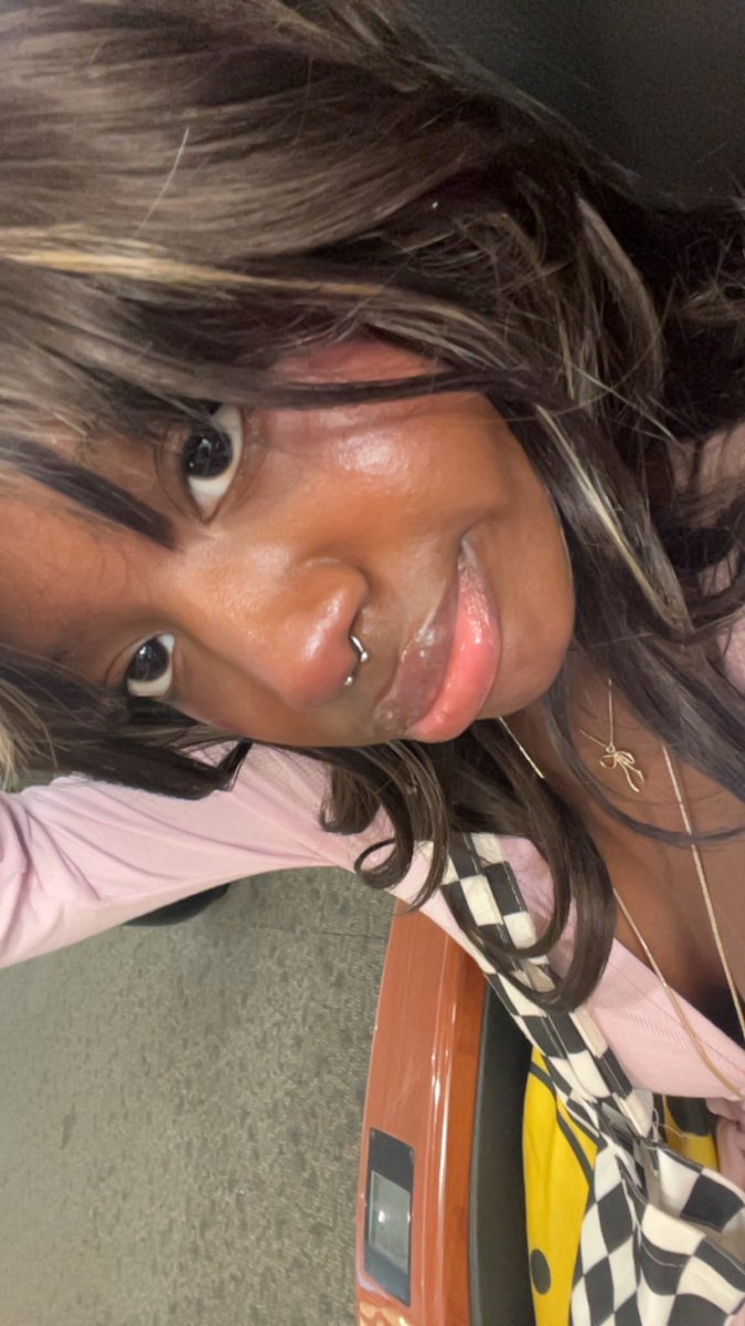 hello twitter mobile i got my septum pierced :3