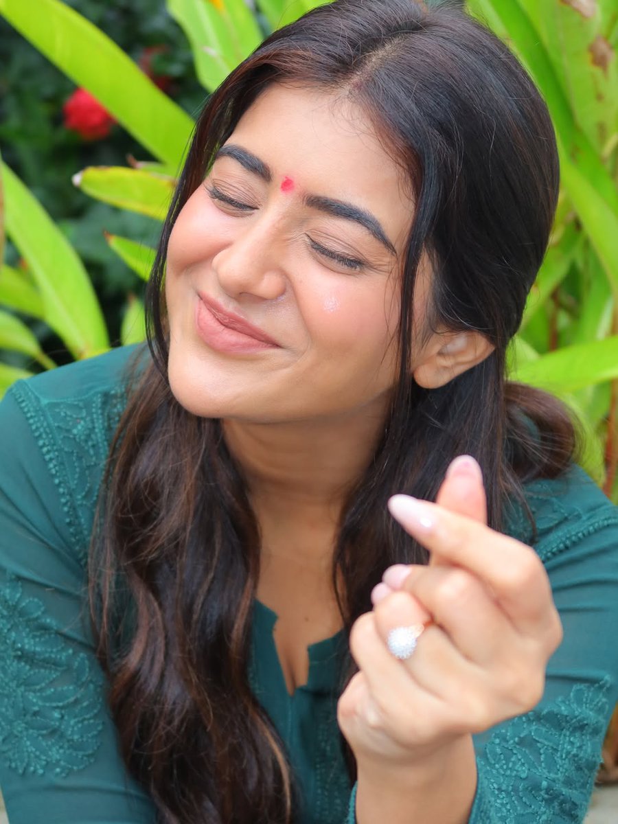 💚📗💚📗💚📗💚📗💚📗💚📗

अच्छे कर्मों की छाया हर मुश्किल में सहारा बनती है।
बिना स्वार्थ किए गए कार्य आशीर्वाद का मार्ग खोलते हैं।
भलाई ही जीवन को सुंदर और अर्थपूर्ण बनाती है।

💚📗💚📗💚📗💚📗💚📗💚📗

शुभ प्रभात।☀️
शुभ रविवार।❤️
जय श्री कृष्णा।📿
जय श्री राम।🚩
ॐ नमः शिवाय।🕉️