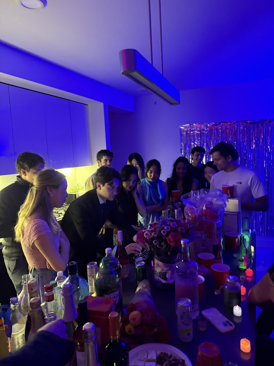 MccarterErnest's tweet image. live demo mid SF party last night

thanks for hosting @jennsun @chrissyykat