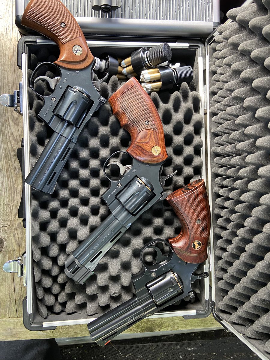 Python_mina357's tweet image. #無限開拓祭 #サバゲー #リボルバー
本日は よろしくお願い致します😊

本日の愛銃達〜😁