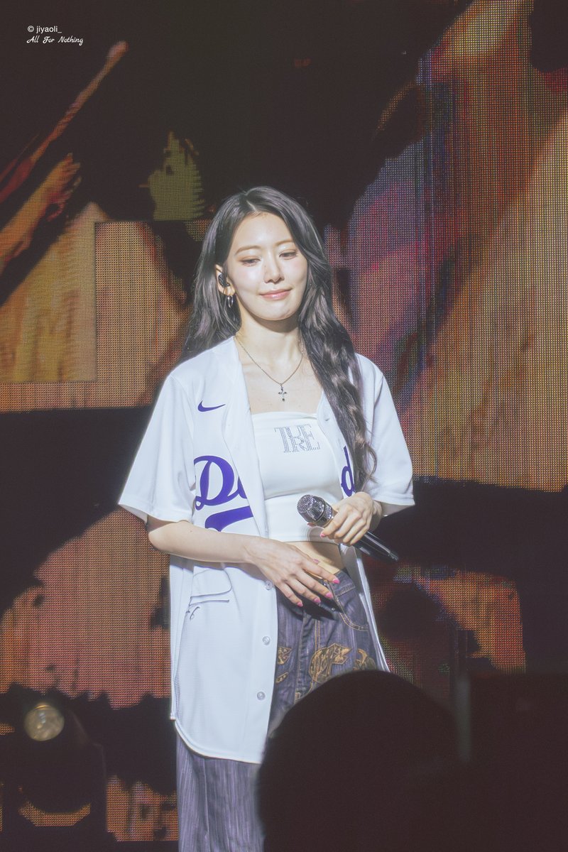 250912 Easy Crazy Hot in LA
Sakura
#EASY_CRAZY_HOT_IN_INGLEWOOD #SAKURA #사쿠라 #宮脇咲良 #LE_SSERAFIM_IN_INGLEWOOD #LE_SSERAFIM #르세라핌 #EASY_CRAZY_HOT