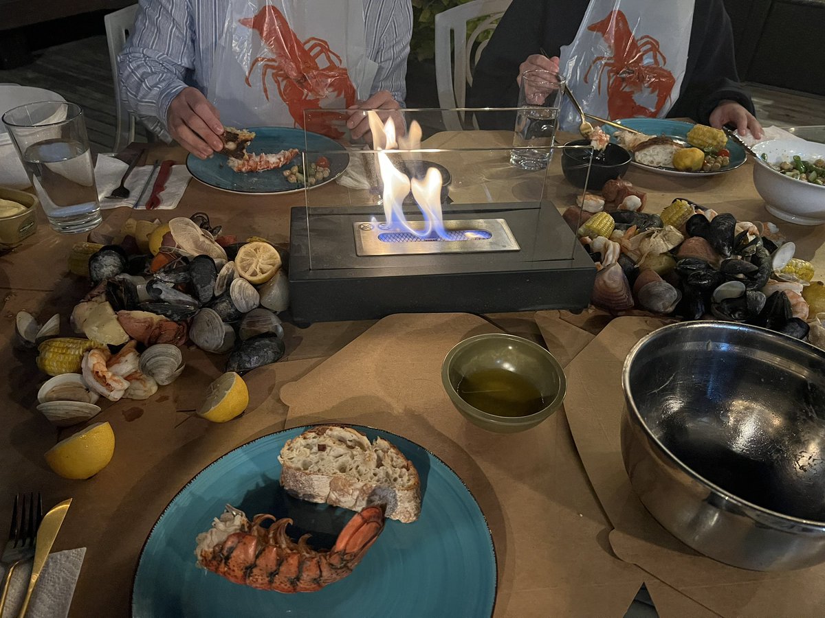 rickreplyguy's tweet image. Nice day clamming today in the Great South Bay, Long Island, NY, then clam bake! 😋
#endofsummer #LongIsland #GreatSouthBay #ClamBake