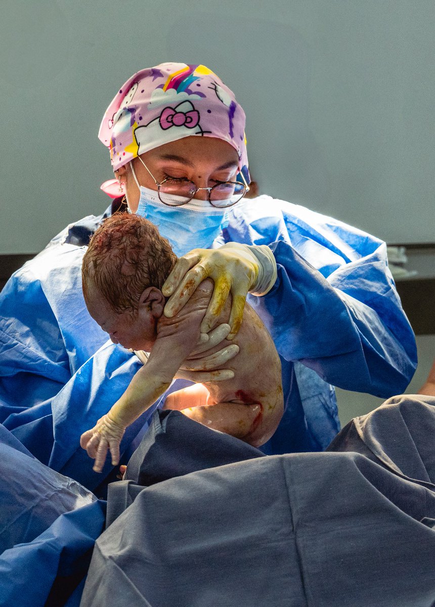 eeeedithh's tweet image. 3 meses siendo R1!!! Mucho estrés, mucha chamba, guardias culeras…. Me ha costado muchísimo llegar hasta acá y realmente he disfrutado cada momento al máximo ✨❤️‍🩹ser foránea de nuevo, conocer personas y lugares nuevossss AMOO