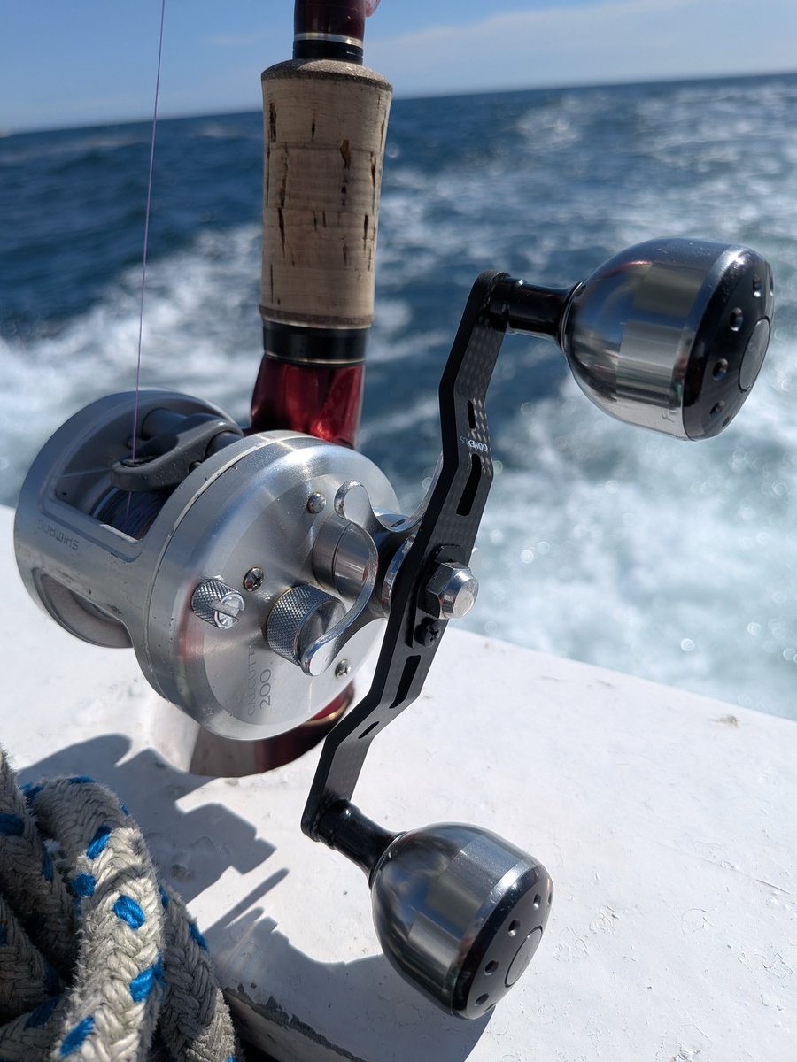 予備リールに替えた後に気がついたけど、同じカルカッタなんだからハンドルだけ替えれば良かったのでは？？？
30年以上前に買った92カルカッタ、まだまだ使える😊