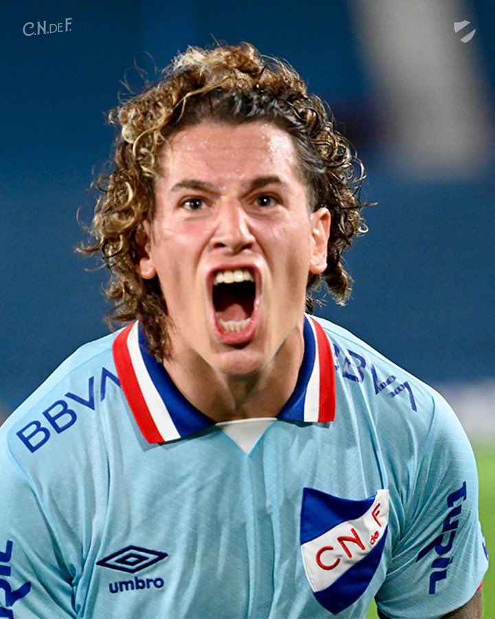 esta foto es demencial, la pones en blanco y negro me decís que ganamos un título internacional y me creo que es de del 80

pd: bienvenido al Club más grande del Uruguay