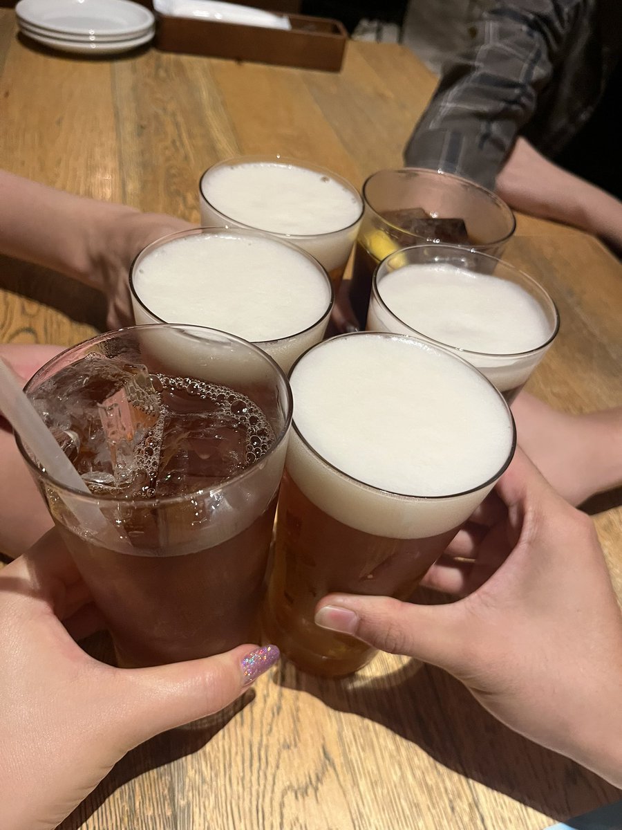 rankoooo_'s tweet photo. 心配だった天気も回復してくれてみんなで食べるご飯は美味しくて久々のお酒は意外に飲めてほろ酔いで秋風感じながらの花火はとっても気持ちよくて楽しくて夏の終わり満喫でした🤭💖✌️🤍 https://t.co/S1dp6dcL3U