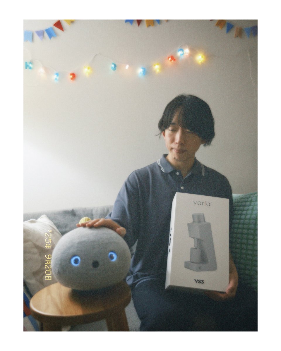 a2m1nt's tweet image. 今年の誕生日プレゼントは、前々から気になってたコーヒーグラインダー（電動ミル）Varia VS3をもらいました☕️

スタイリッシュな見た目かつ、良い感じに豆が挽けるらしいので嬉しいな〜

#nicobo #ニコボとの暮らし