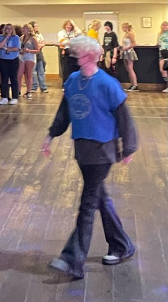 this girl and her flare jeans