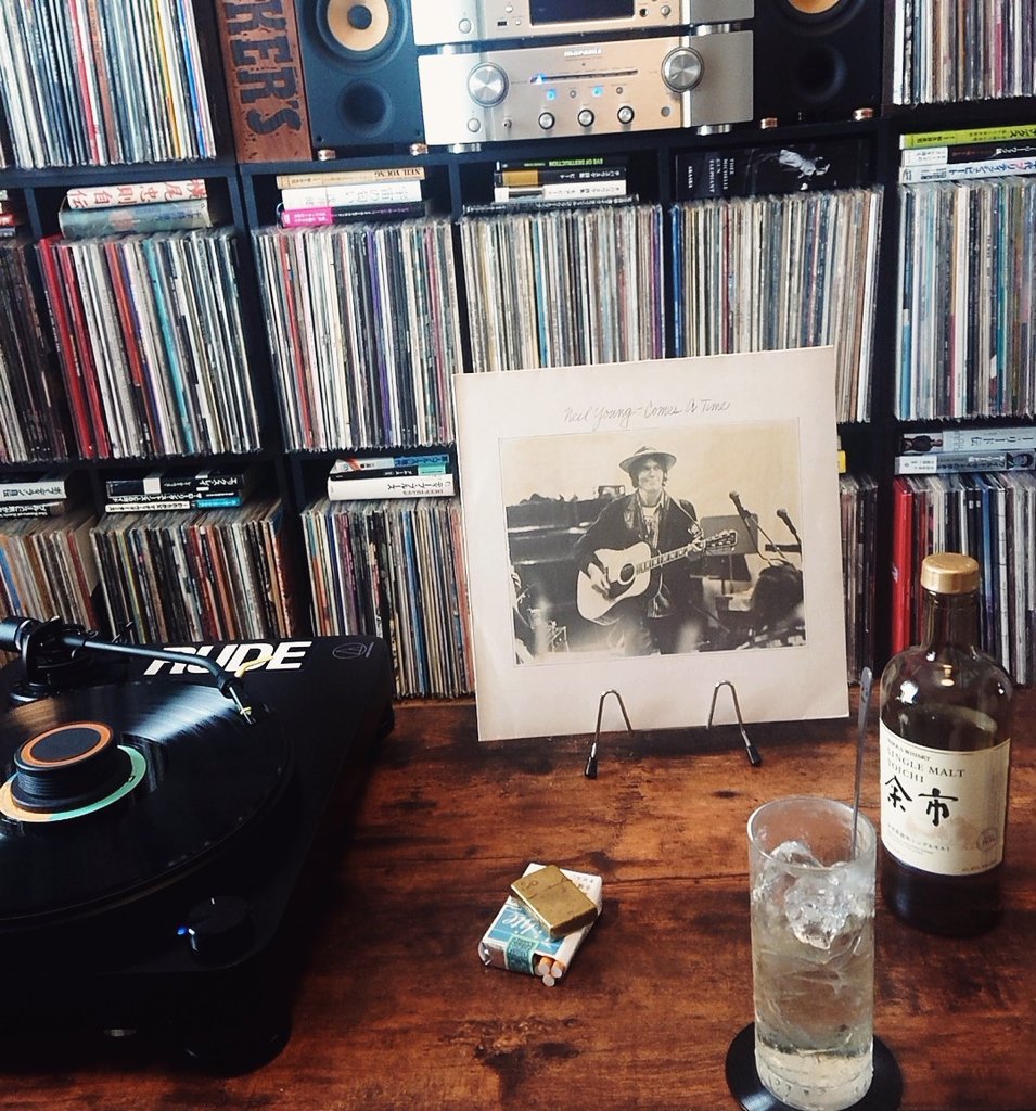 おはよう日曜日☀️☀️☀️

休日の朝に聴きたい一枚😊✋
Neil Young 『Comes a Time』