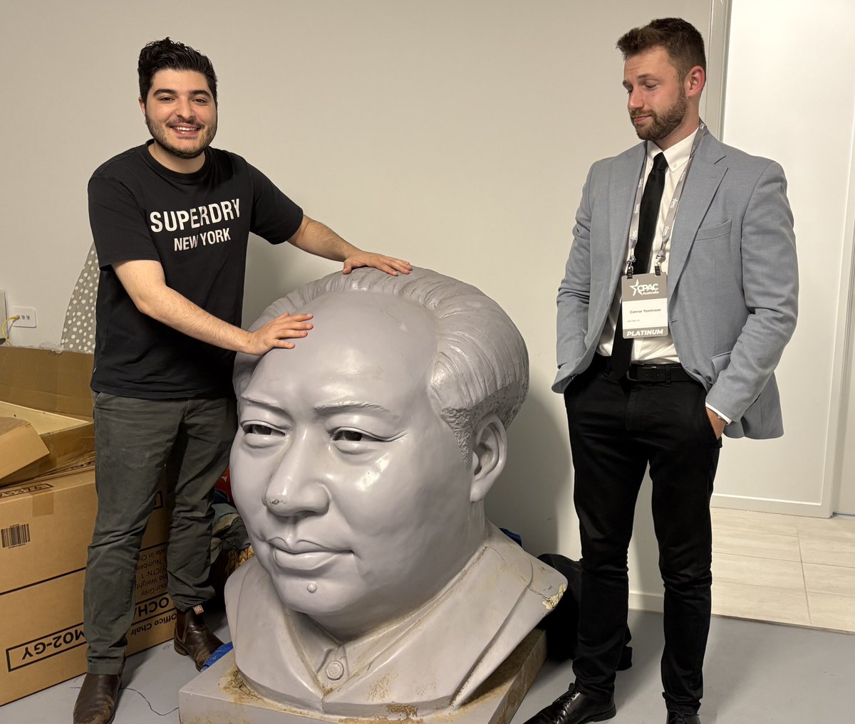 DrewPavlou's tweet image. Live streaming with @Con_Tomlinson! Join now