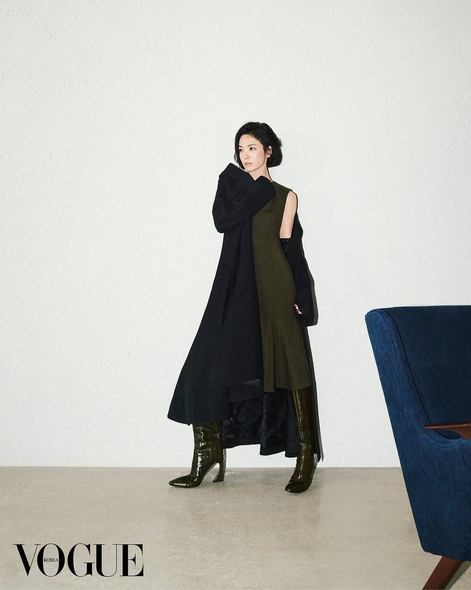 #Songhyekyo para @voguekorea edición de octubre 2025

#Songhyekyo #kyo1122 #SongHuyQiao #송혜교 #westandbyyoukyo #WeLoveYouSongHyeKyo #Chaumet #chaumetambassador #fendi #fendiambassador #voguekorea