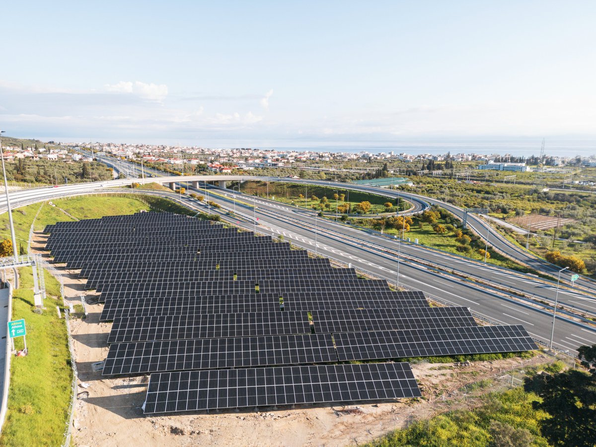 Only one day left for VINCI Environment Day! 🔜

🎯 Με προορισμό το Μηδενικό Αποτύπωμα

🔷Το μεγαλύτερο πρόγραμμα φωτοβολταϊκών πάρκων⚡σε αυτοκινητόδρομο στην Ελλάδα.
🔷19 φωτοβολταϊκά πάρκα συνολικής ισχύος 10 MWp

#OlympiaOdos #VINCIEnvironmentDay #loading #PVparks