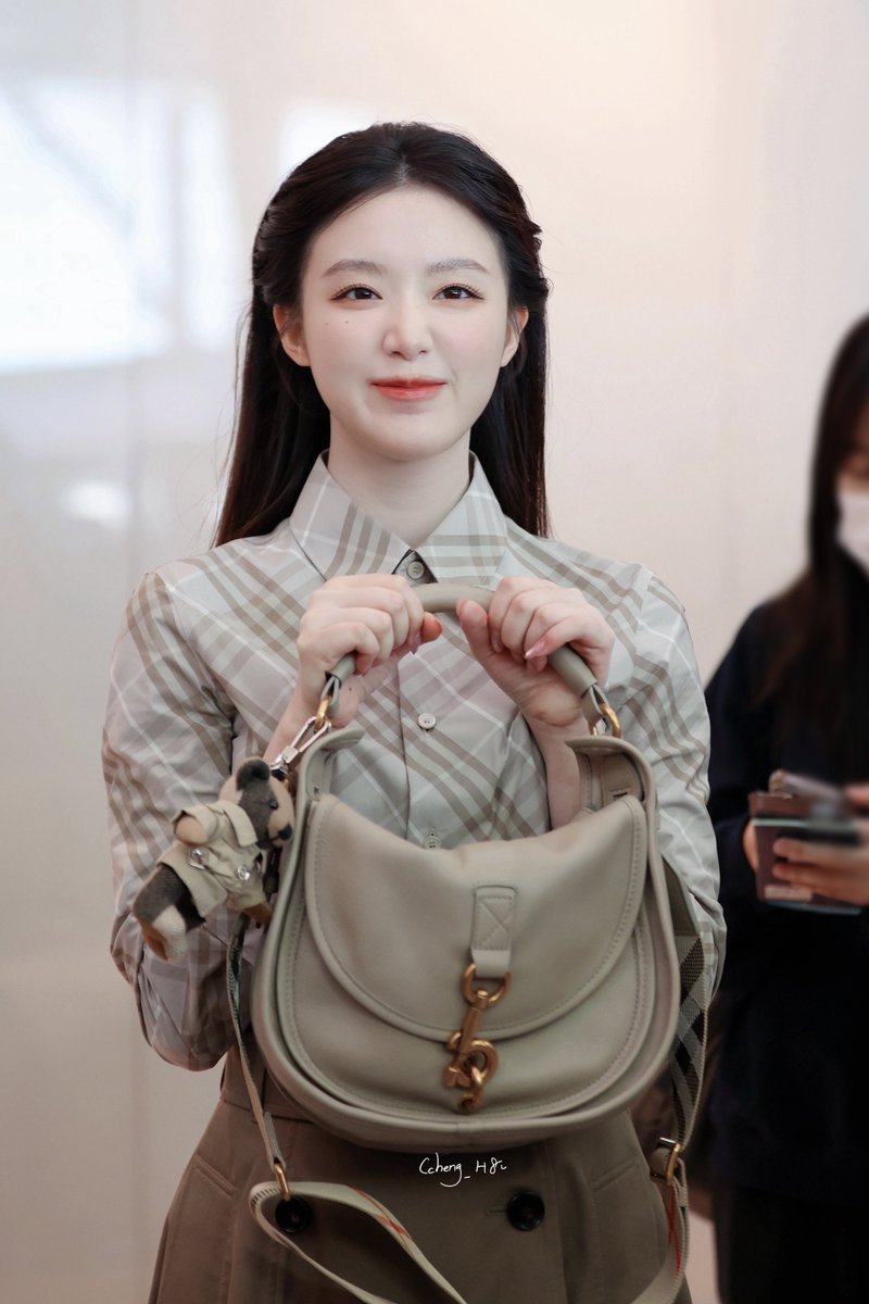 250921
😍🤎
#슈화 #SHUHUA #舒華
 #아이들 #idle