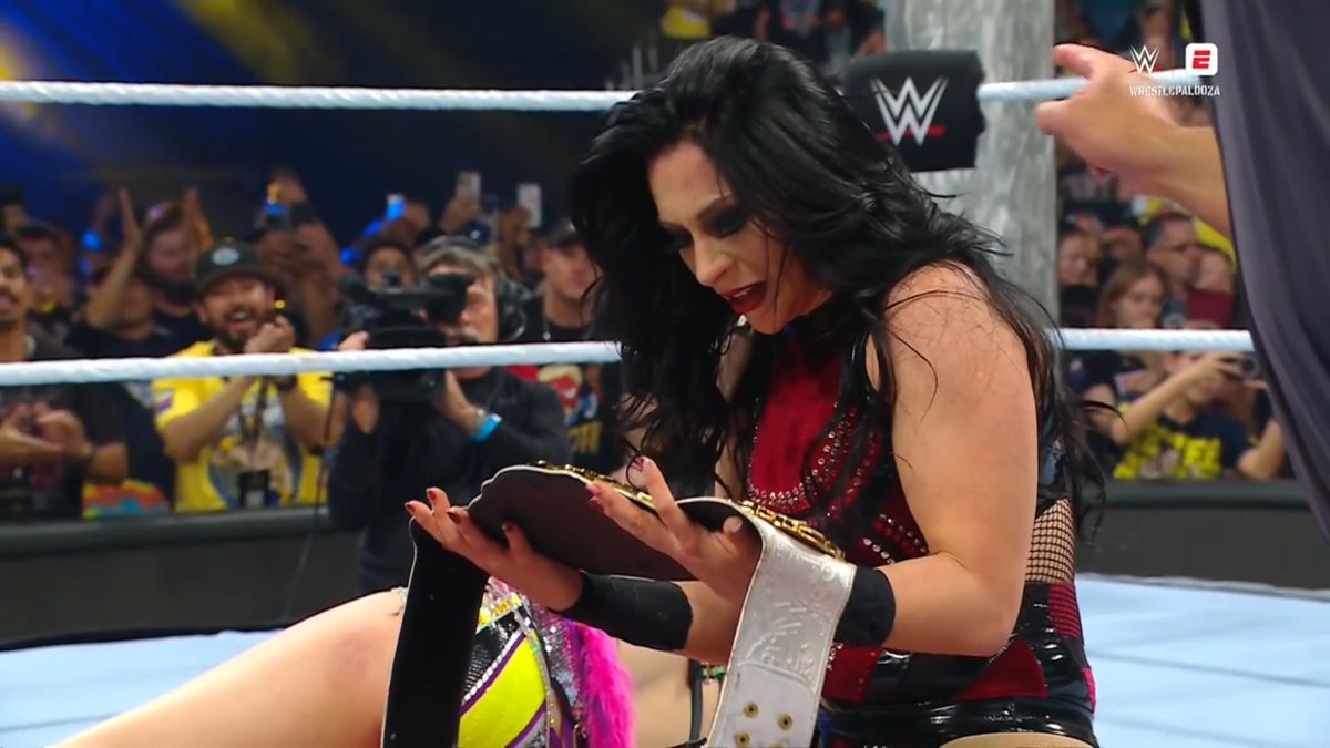 𝐋𝐚 𝐏𝐫𝐢𝐦𝐞𝐫𝐚 tweet media