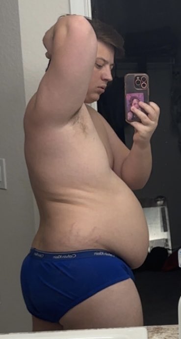 THE fattest twink 🤭 (+115 pounds) tweet media