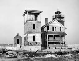 FarosLos's tweet photo. 20 de septiembre de 1896 finaliza la construcción de “Cedar Point lighthouse”. Durante el próximo mes se instalará la lente Fresnel de 4.º orden. El faro se halla en Cedar Point, bahía de Chesapeake, condado de Calvert, Maryland (Estados Unidos). #CedarPointLighthouse https://t.co/V6m6Hcb23R