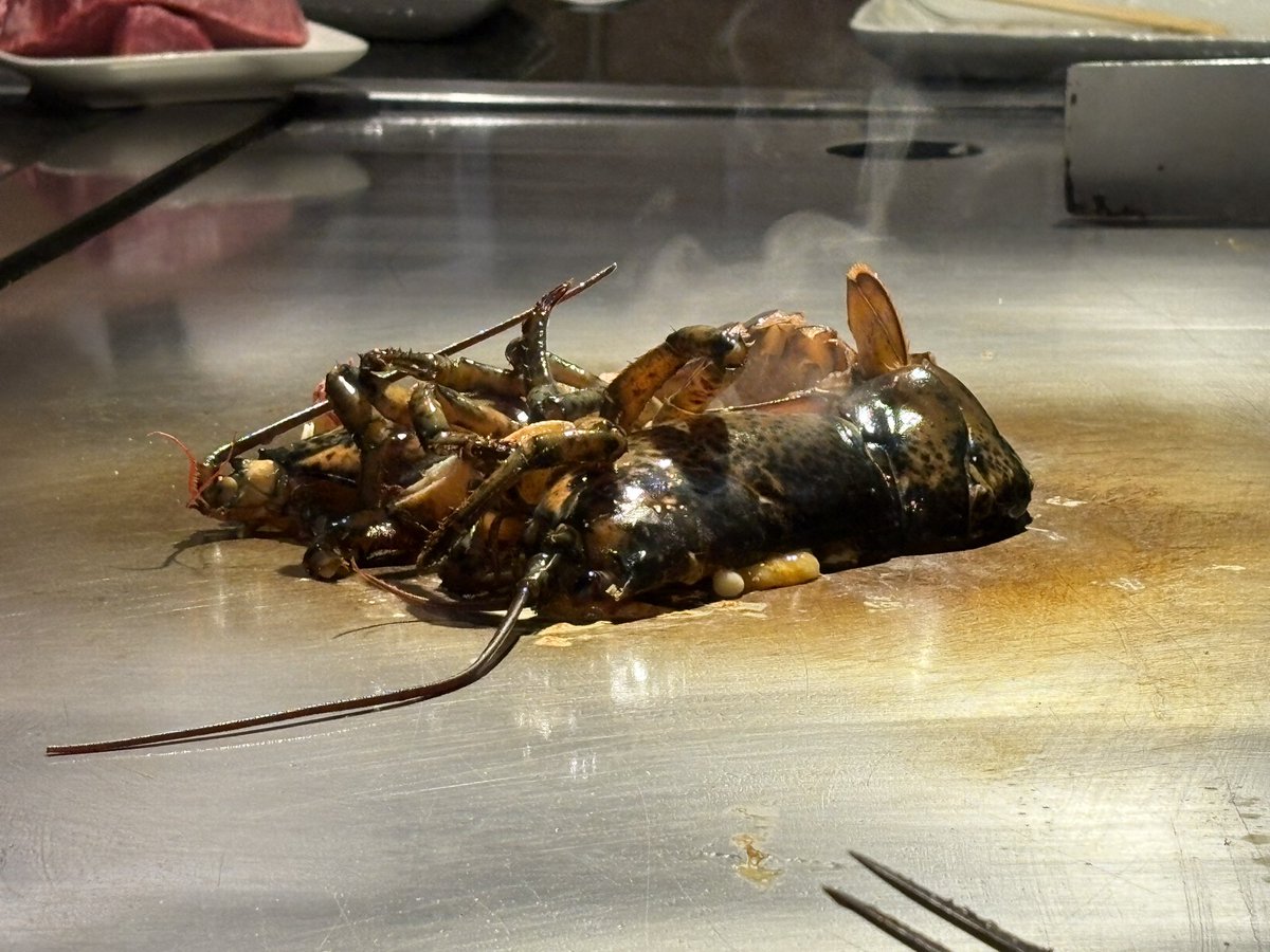 昨日うちの親が二十歳になったお祝いにご飯連れてってもらいましたー

お母さんの友達のお店と昔からの知り合いのBARに行ってきました。

初めてのことだらけだったけどめっちゃ美味しかった！

感謝