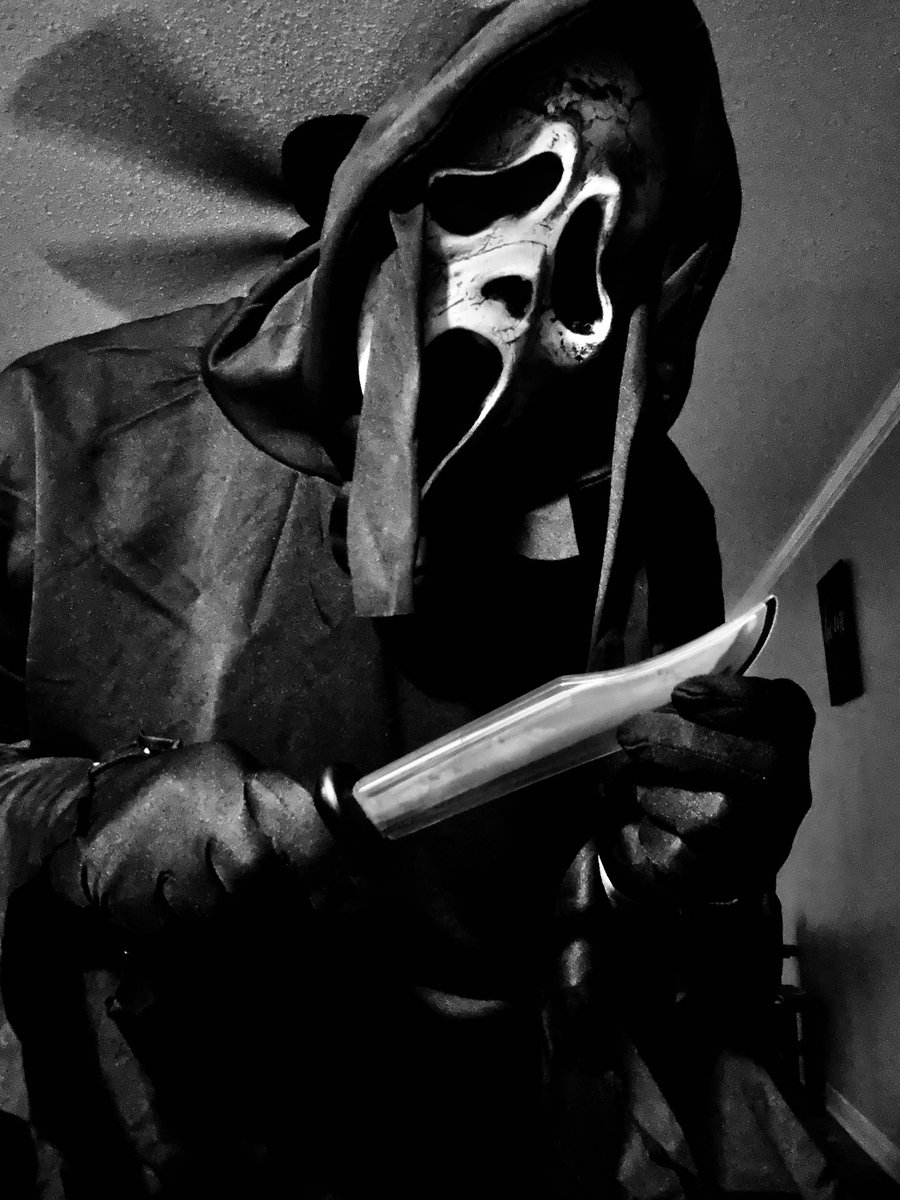 bound64's tweet image. What’s your favorite scary movie!? - #Ghostface #horror #Halloween #scream