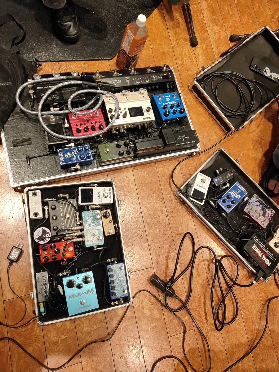 atashiband's tweet photo. ご無沙汰してます！まだ生きてました！
実は昨日はレコーディングをしておりまして、スーパーエンジニアマイフレンドにハイパー頑張っていただきました...本当にありがとう！！！
ゆっくりじっくり生き長らえておりますので末永く公開をお待ちいただければ幸いです！
ボード集まってんのｶｯｺｲｲよね https://t.co/8zNqbGWc7J