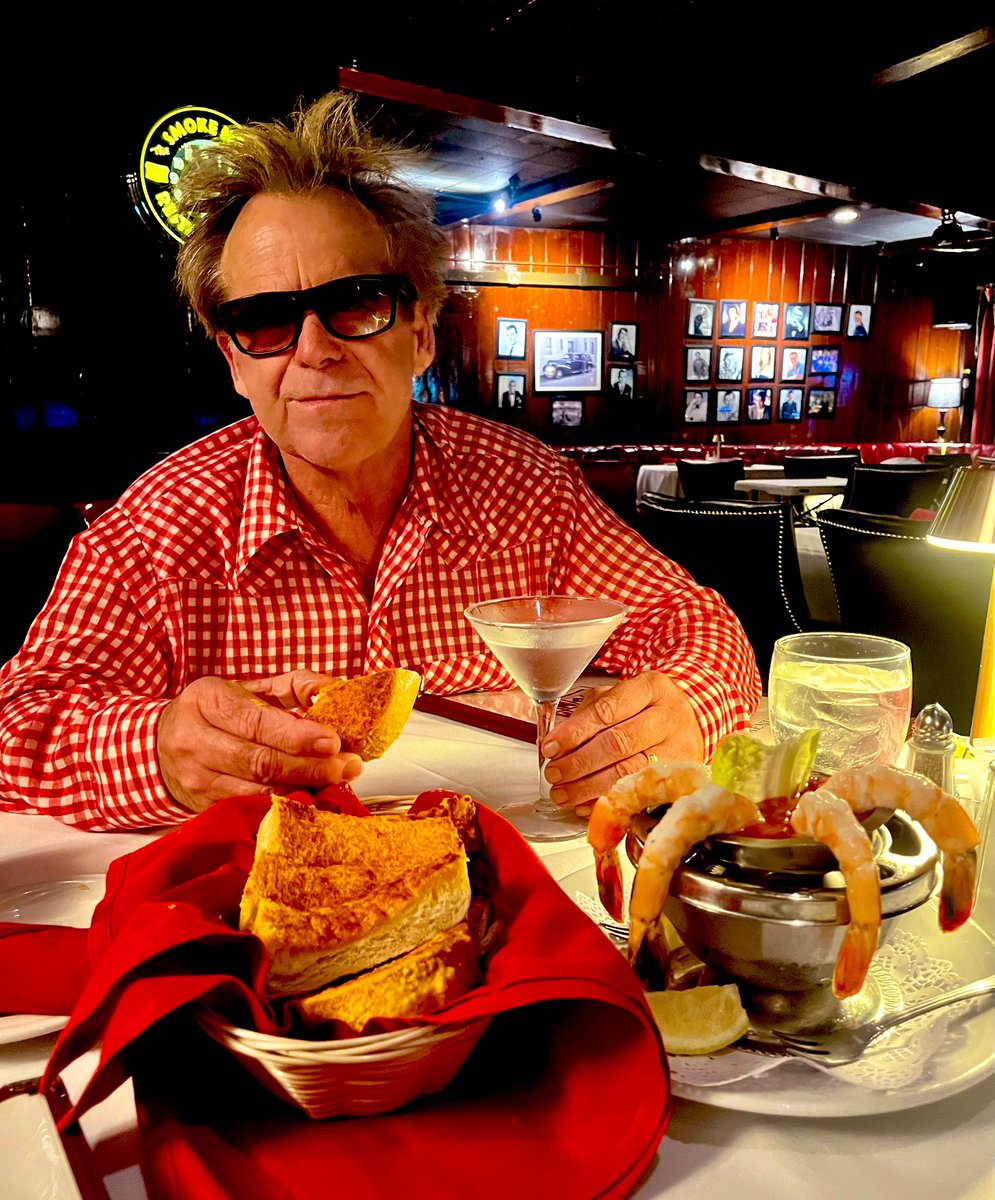 Iam still hanging on to Hollywood #smokehouse