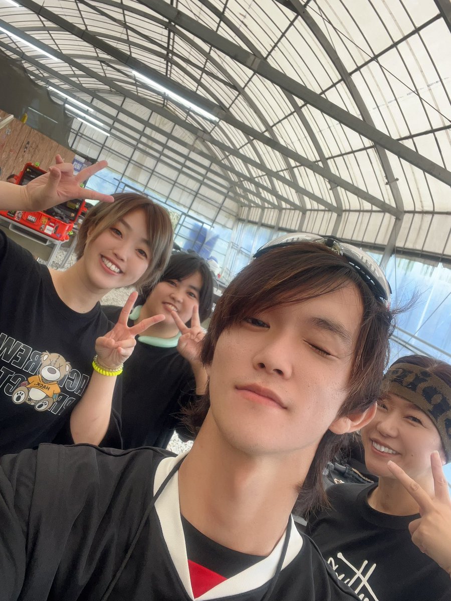 今日はラピッツ杯🐇

KHR
チーム微女子❤️
で一緒だった仲間たちが今回は敵です🙌

楽しもう〜🥰