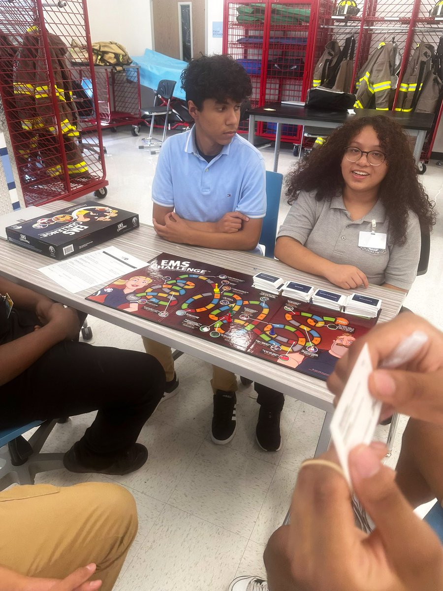 This was really amazing. Fridays we don't have a college class, so these Firefighter Academy cadets  played the EMT board game. Learning new EMT industry terminology, Anatomy and Physiology. It was so refreshing to see🚑🏥🚒🩻⚕️⛑️<a href="/Velt_VT/">F.D. Roosevelt HS of Innovation</a> <a href="/DallasFireRes_q/">DALLAS FIRE-RESCUE</a>