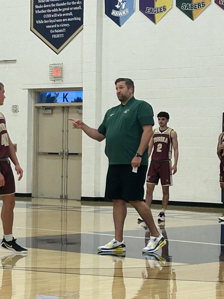 John Bowler (Parkland) taking clinic attendees through Building a Motion Offense!