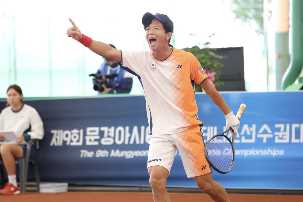 yy_softtennis's tweet photo. #2025アジア選手権 🇰🇷

【男子国別対抗戦準決勝】
🇯🇵日本vsチャイニーズタイペイ

(ダブルス1)
🇯🇵内本隆文/広岡宙
⑤-2
(TPE)ユー・カイウェン/クォ・チェンチュン

内本・広岡、世界チャンピオンに勝利し先勝‼️シングルスは上松選手vsチャン・ヨソン選手。昨年も同カードを戦いファイナルで上松選手が勝利。

#ソフトテニス #日本代表