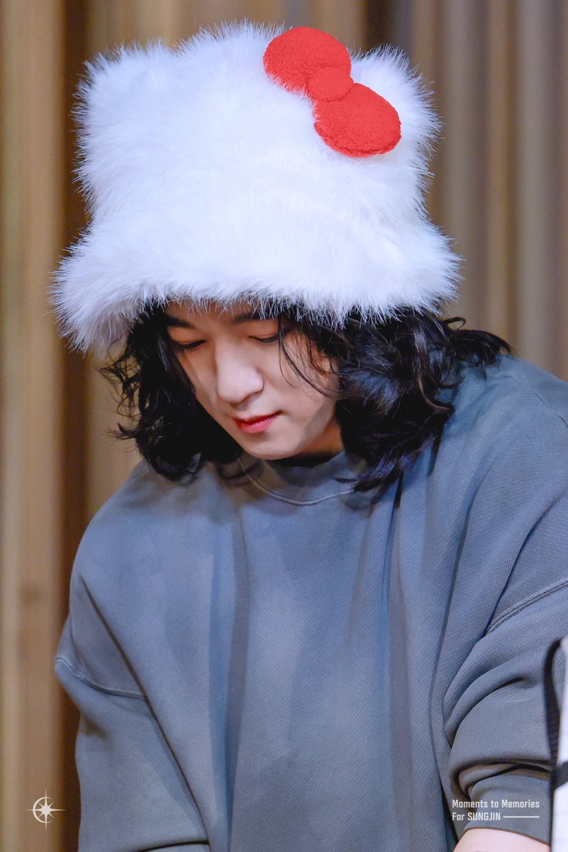 Moment__Memory's tweet image. 250920 뮤직코리아

#성진 #SUNGJIN #데이식스 #DAY6