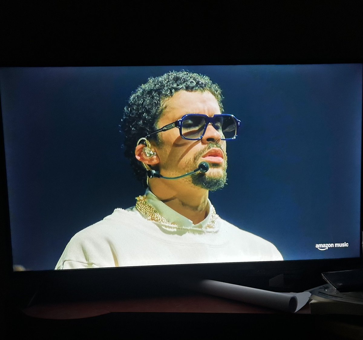 MauroFlor3s's tweet photo. Hoy viéndote en Amazon y en diciembre en vivo si dios quiere 🫶🏽🥺 Bad Bunny #nomequieroirdeaqui #LaSanta https://t.co/eFJTJDu5JZ