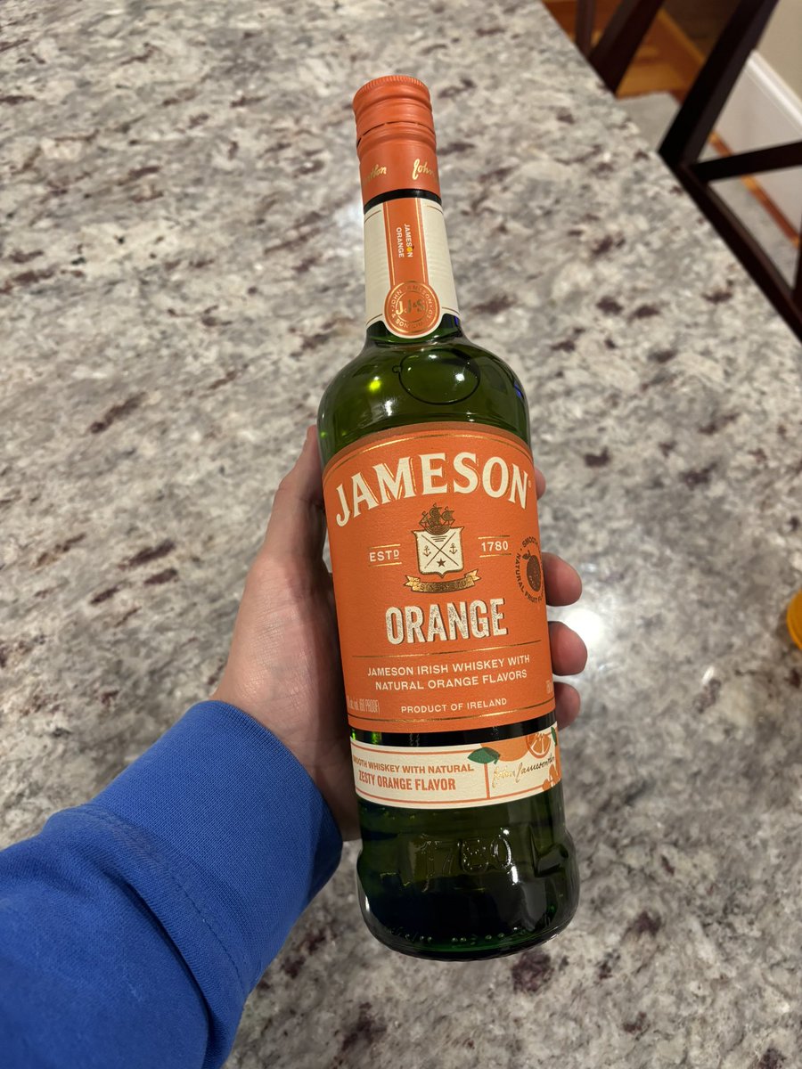 chickenxdinner's tweet photo. 🚨 BARTENDER ALERT 
117-138 46% (3-2 YTD)

The Bartender is ready to rock. He went against this team last week and now he’s flipping like you wouldn’t believe. 

“The Colts are a lock.”

Indianapolis Colts -5
Green Bay Packers -7.5

Cheers! 🥃 https://t.co/Ikahawgls6