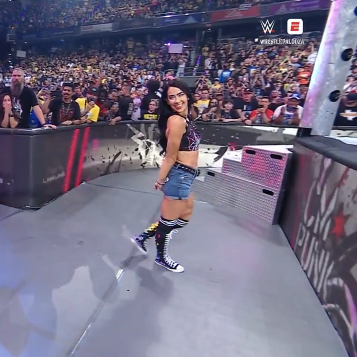 meloismone's tweet image. your favorite wrestlers favorite wrestler. 🕷️🩷