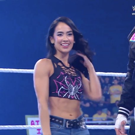 meloismone's tweet image. your favorite wrestlers favorite wrestler. 🕷️🩷