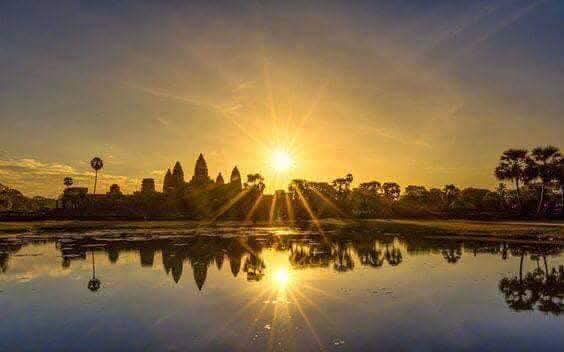 SereyAmazing's tweet image. Sunrise 🌄 Angkor Wat temple in Siem Reap, Cambodia 🇰🇭