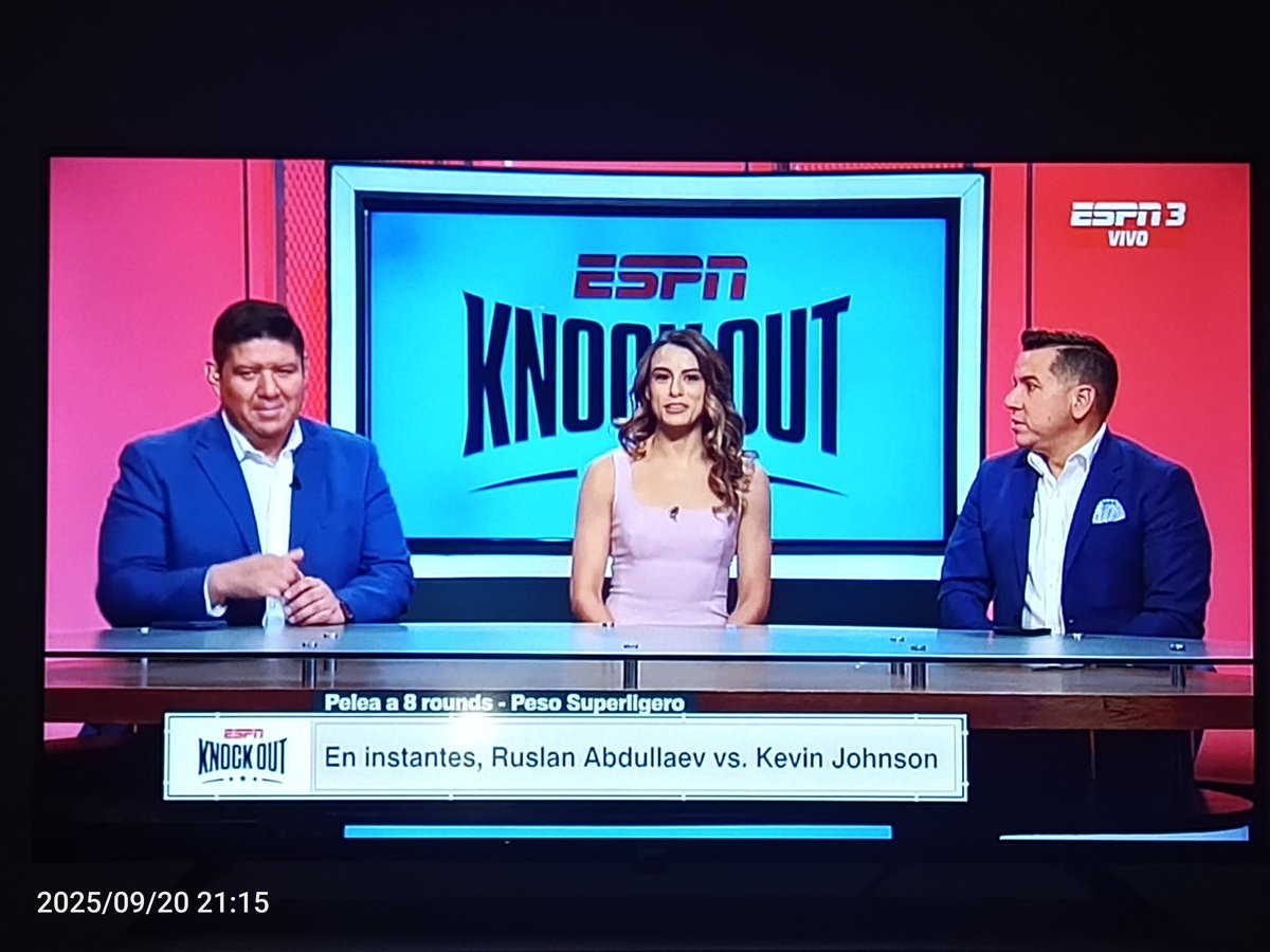 frandolphh's tweet photo. @ESPNKnockOut @mariale_esp @ChavaESPN @RenatoBermudez con los especialistas. https://t.co/wVJrHtgPyk