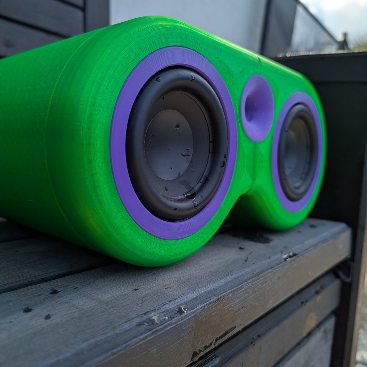 FDMDuo Bluetooth ... Handles coming soon! These little speakers are absolute monsters by the pool!!! 🔊💪🏼🤘🏼