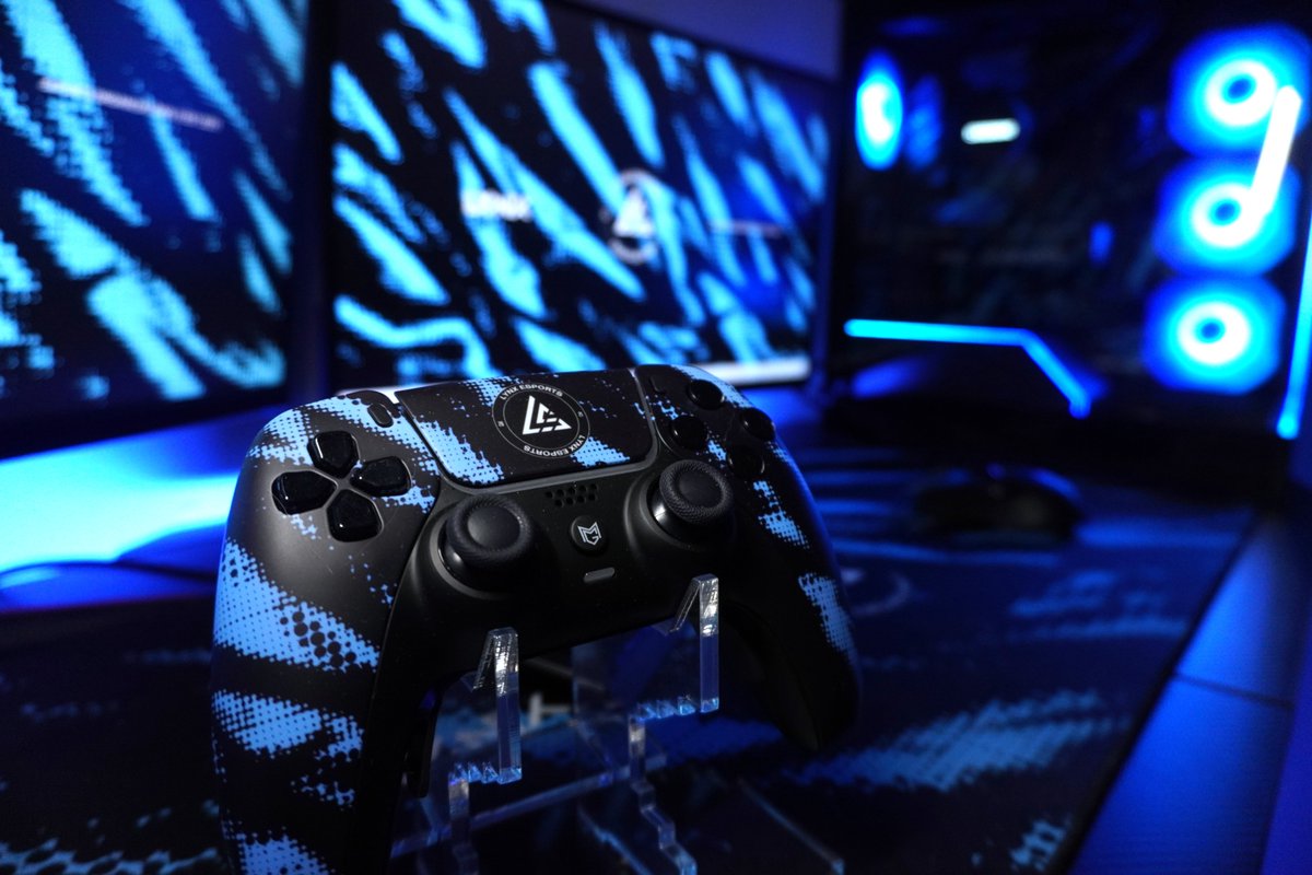 LYNX e-sports (@lynx_e_sports) on Twitter photo LYNXコントローラーがかっこよすぎる・・・!!!
<a href="/MERKAG_JP/">MERKA.G【公式】</a> 
LYNX2025 COLLABORATION MODEL🎮
PS5プロ仕様カスタマイズ✨
RAI選手が愛用中👍👍
#MEKRAG #メルカジー LYNXコントローラーがかっこよすぎる・・・!!!
<a href="/MERKAG_JP/">MERKA.G【公式】</a> 
LYNX2025 COLLABORATION MODEL🎮
PS5プロ仕様カスタマイズ✨
RAI選手が愛用中👍👍
#MEKRAG #メルカジー