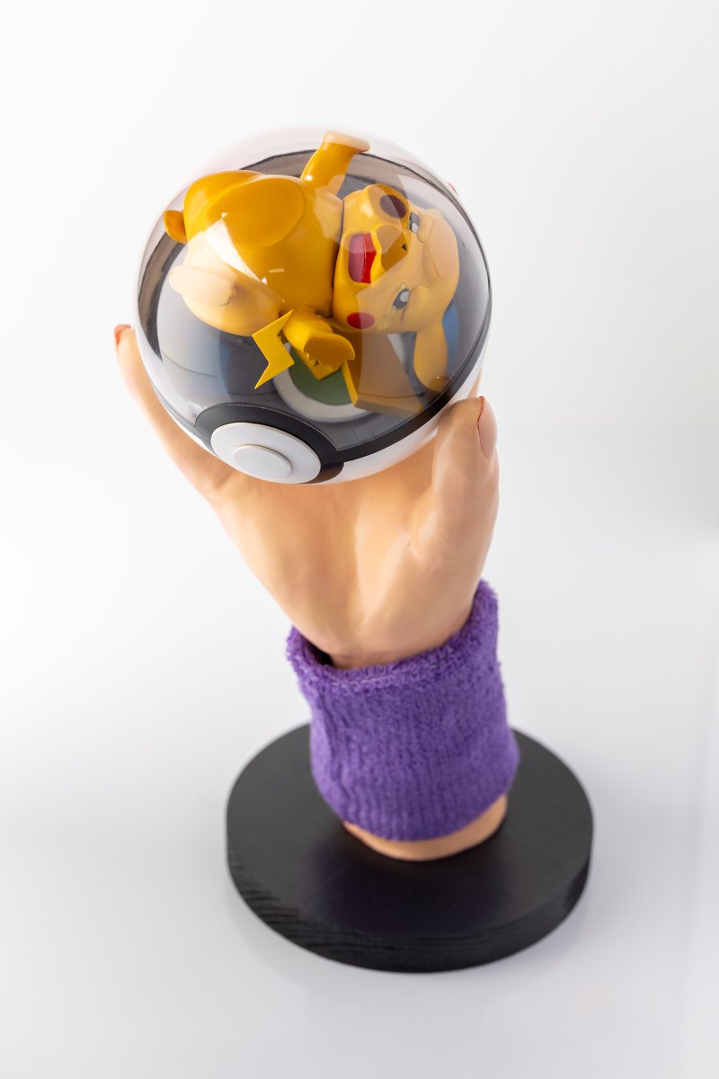 タイトル：モンスターボールに入りたくない理由
<a href="/soboro2302/">うせだ</a>さんに撮影いただきました！ めっちゃきれいなので完成ポストにします！！
#ネクスポ25  オモ写ブース白背景
#ネクスポオモ写
#ネクスポポケプラコンペ 
#ピカチュウ
#ポケモン 
↓続きます。