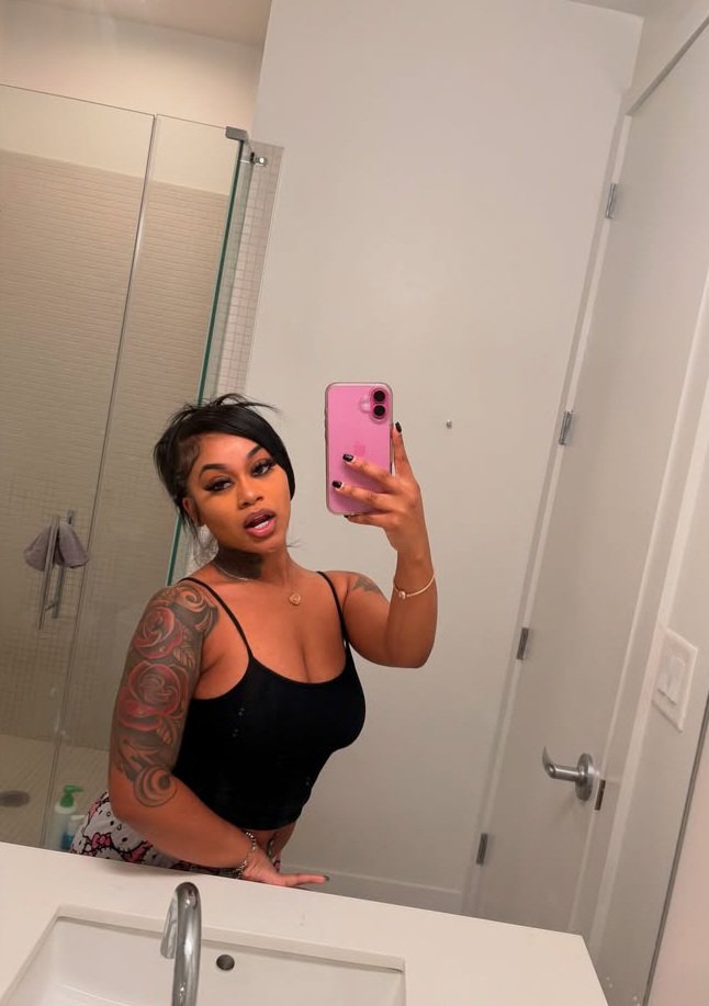 MsashlynV2045's tweet photo. 💋💋💋 https://t.co/wRvY0O9TDv