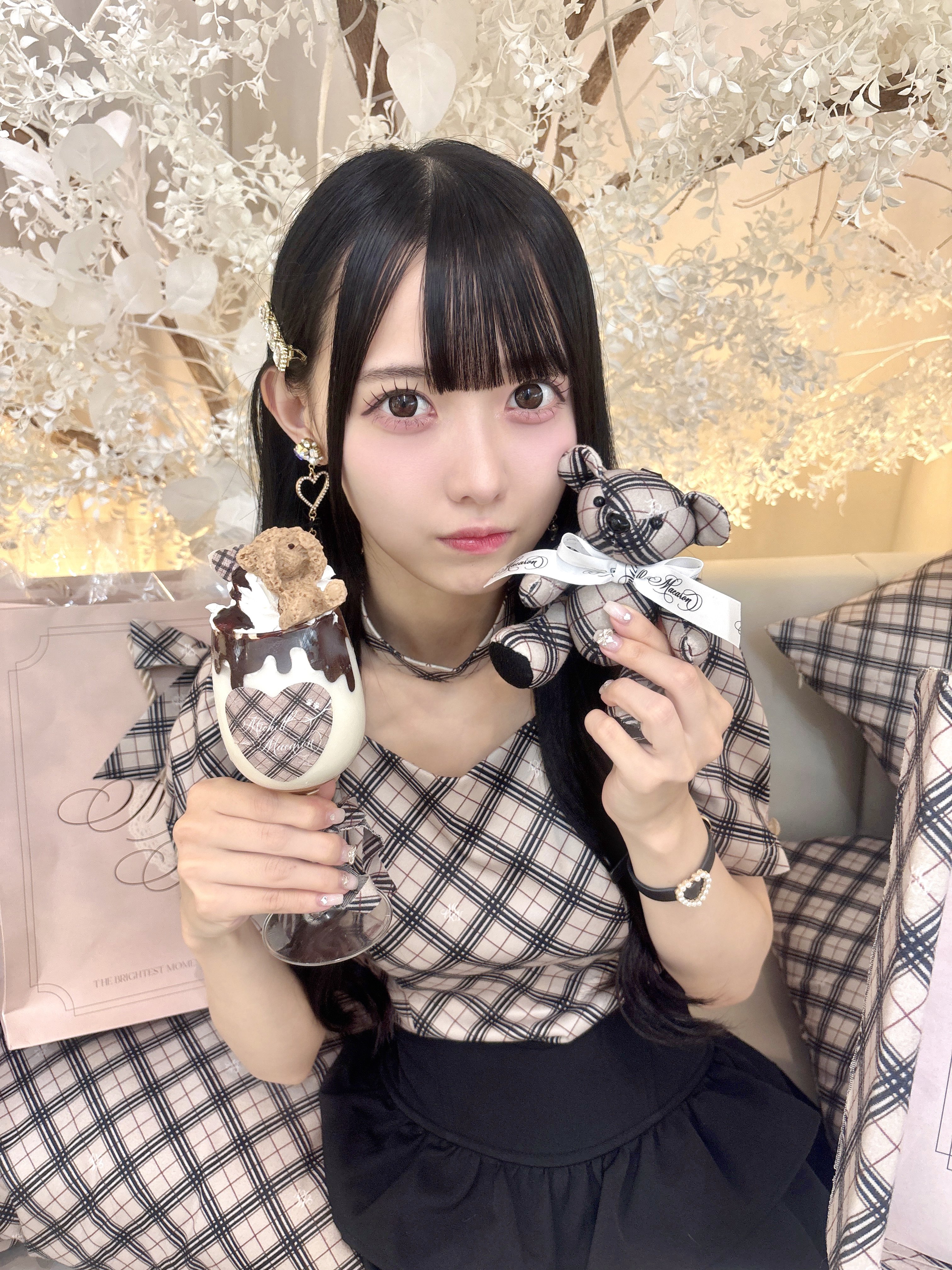 michellMacaron ミシェルマカロン ビックリボンブラウス ベージュ ミシェルマカロン ビックリボンブラウス ベージュ フリーサイズ