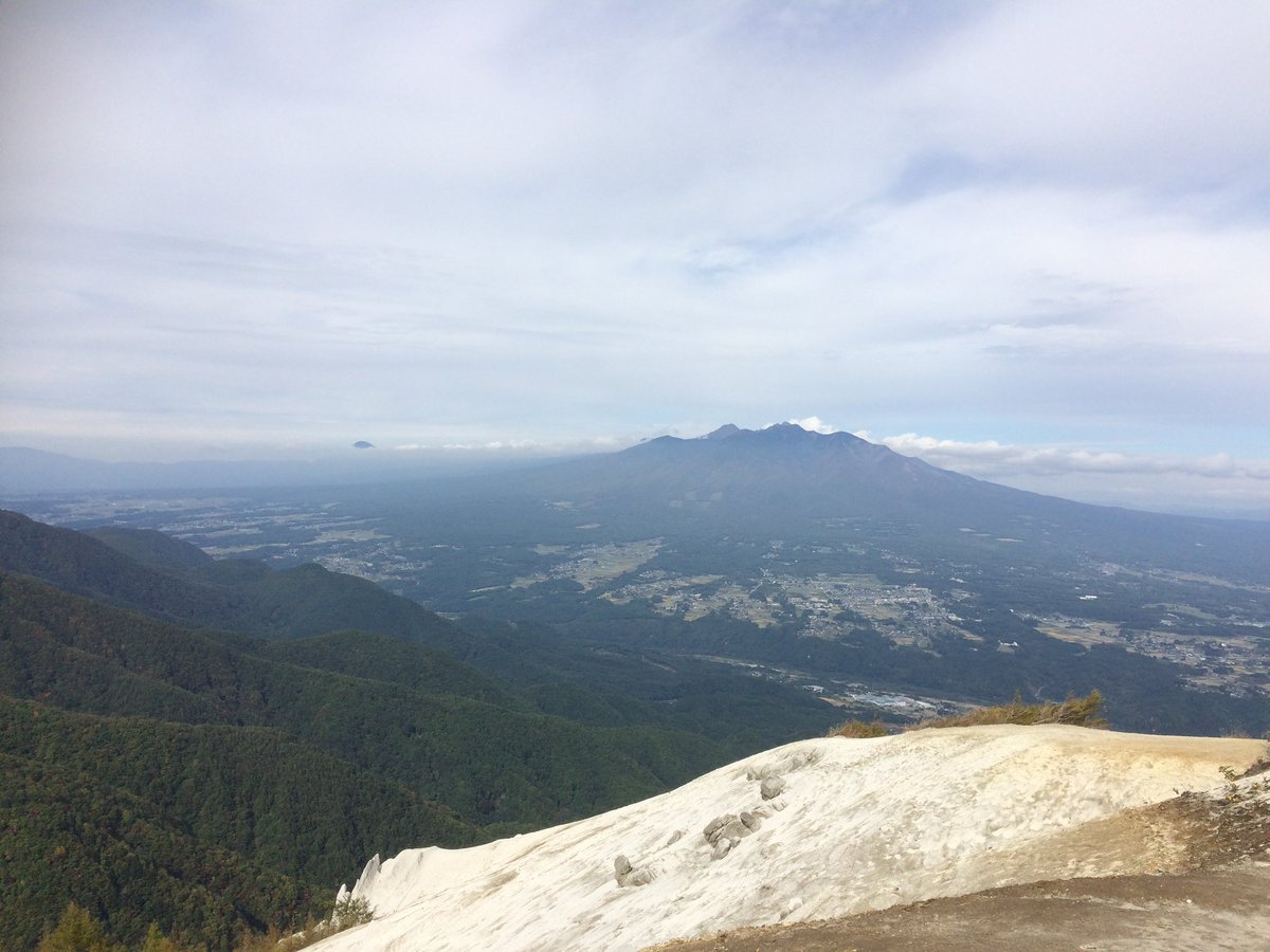 暑い&amp;忙しい&amp;足腰の調子悪い8月、9月は山が遠く

来週、ようやく山に行く気になってテンションが上がっているので、やっぱり登山が好きなんだと思います╭( ･ㅂ･)و̑ ｸﾞｯ

近年はめんどくさくてやってなかったけど、また遠征再開しようかな
写真はその昔行った山梨のお山です