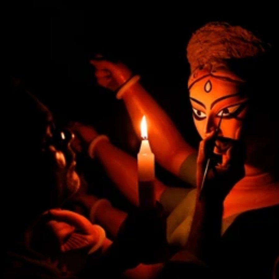 পিতৃপক্ষের অবসান দেবীপক্ষের সূচনা 
আজ মহালয়া 🙏 
সবাই ভালো থাকুন সুস্থ থাকুন ।।