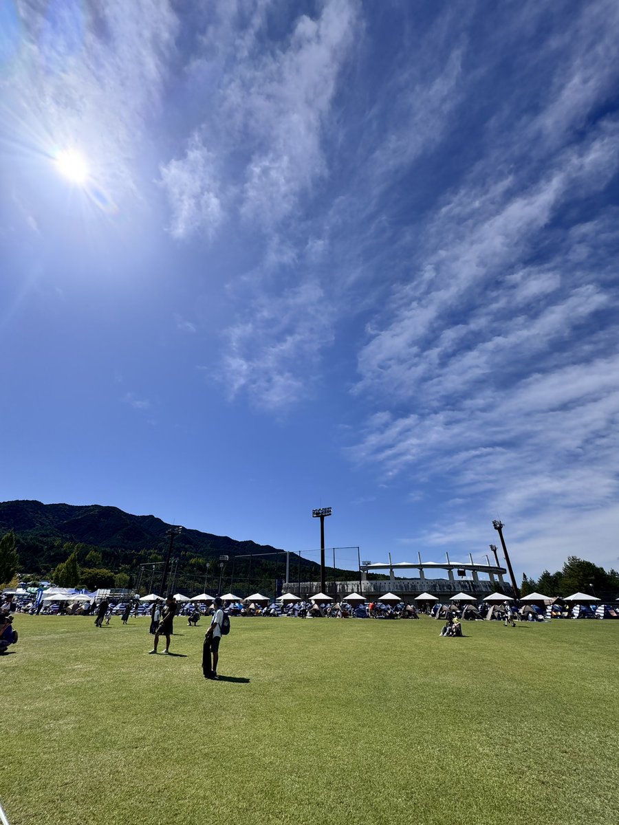 中津川wild wood Day2
昨日の雨☔から一転
晴れて☀️夏日☀️
熱中症🥵に気をつけながら撤去まで
事故無く安全に🦺
名古屋Zeppもよろしくです👿