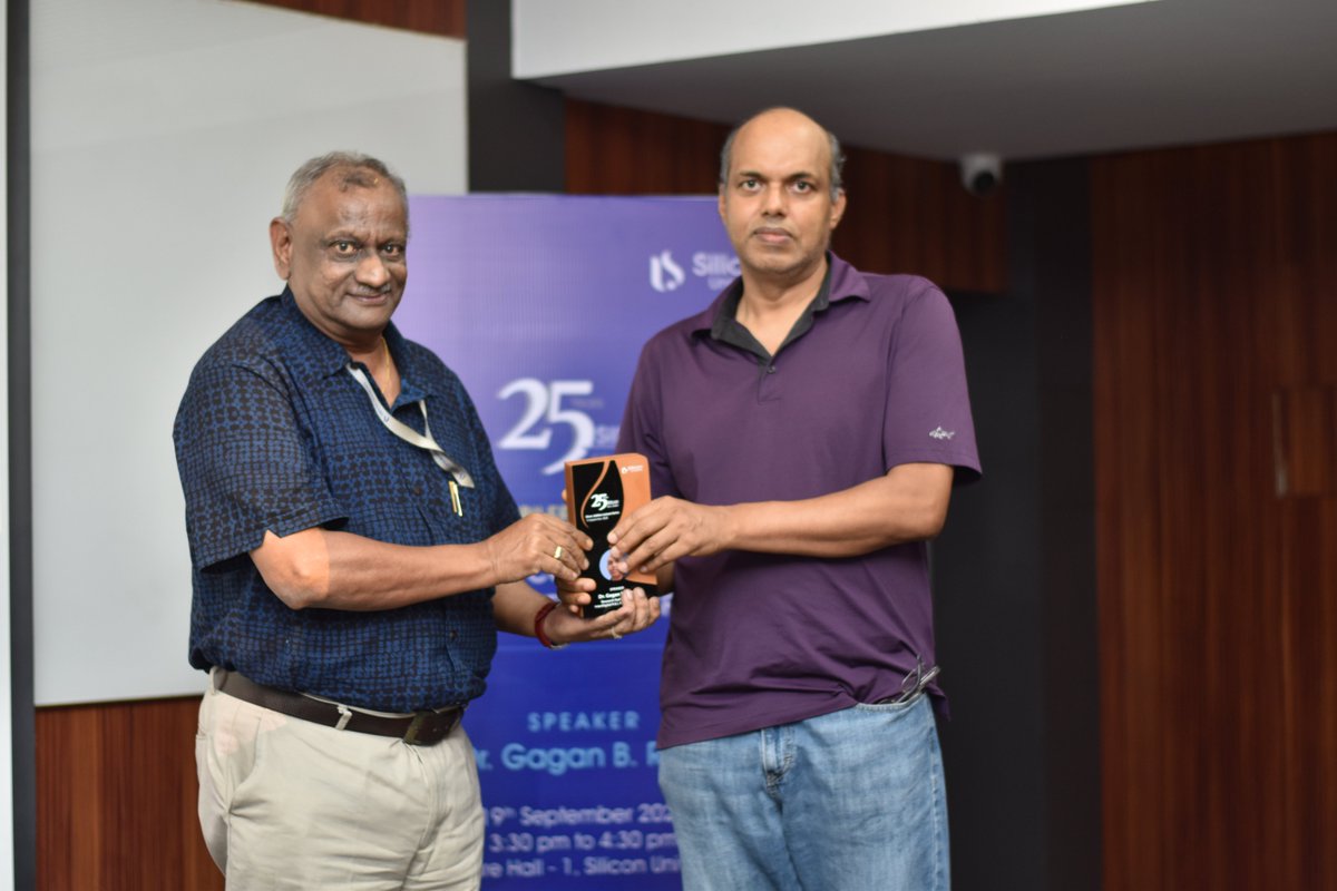 Silicontech_bbs's tweet image. @Silicontech_bbs  hosted Dr. Gagan B. Rath (InterDigital R&amp;amp;I, France) for an insightful talk on “Video Compression: An Engineer’s Perspective&quot; on Sep 19. 

#SiliconSilver25 #SilverJubilee #25YearsOfExcellence #SiliconUniversity #SiliconTech